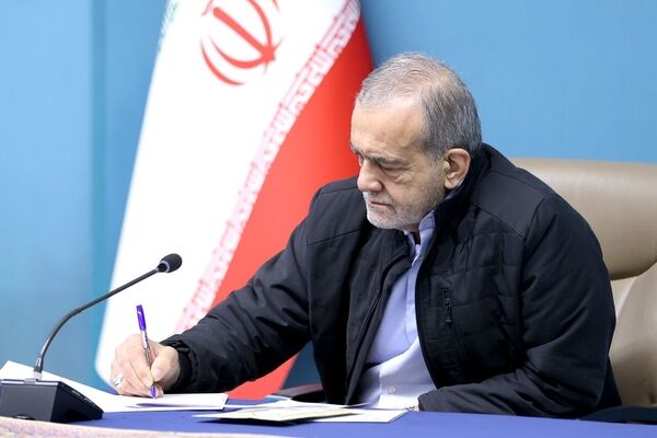 پزشکیان: دشمن خواهان تسلیم ایران است، اما زیر بار زور نمی‌رویم