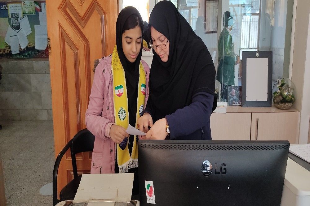 ارائه بیلان ترم اول و عملکرد تحصیلی دانش‌آموزان دبیرستان شهید مجید دهنوی نیشابور