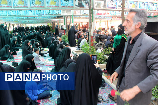 مراسم تحویل سال در گلزار شهدای قم