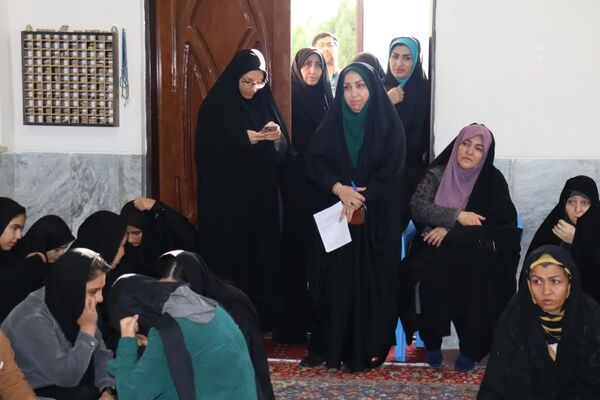 اعزام دانش‌آموزان دختر گلپایگانی به اردوی راهیان نور 