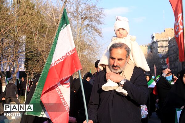 بیعت مردم تهران با سومین رهبر انقلاب