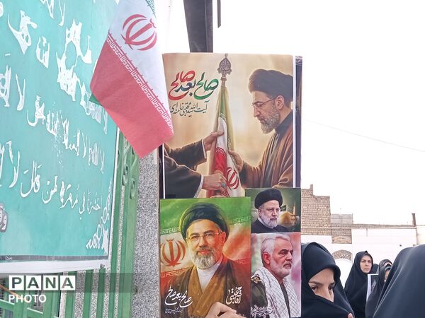 اجتماع «بیعت» فرهنگیان و دانش‌آموزان جعفرآباد با رهبر جدید انقلاب 