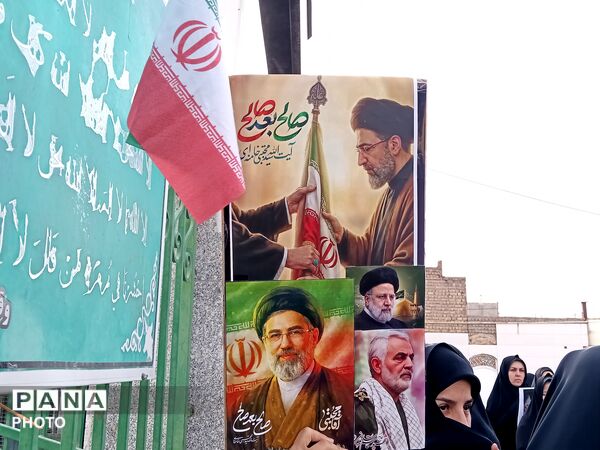 اجتماع «بیعت» فرهنگیان و دانش‌آموزان جعفرآباد با رهبر جدید انقلاب 