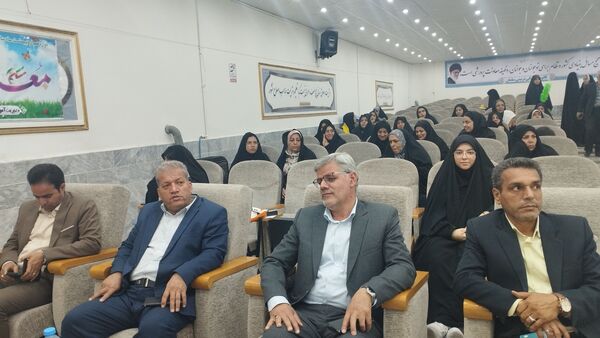 برگزاری برنامه شب شعر در شهرستان خلیل‌آباد