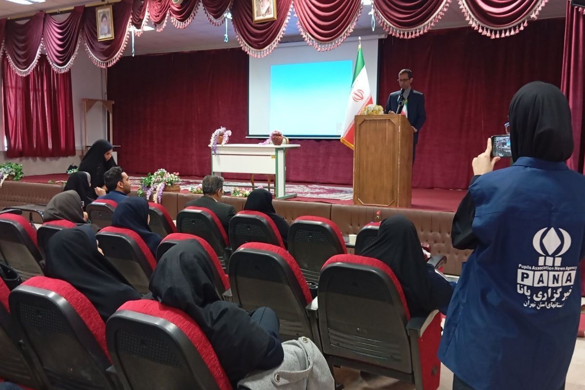 گفت‌وگو، مهم‌ترین مهارت برای کاهش چالش‌های رفتاری دانش‌آموزان است