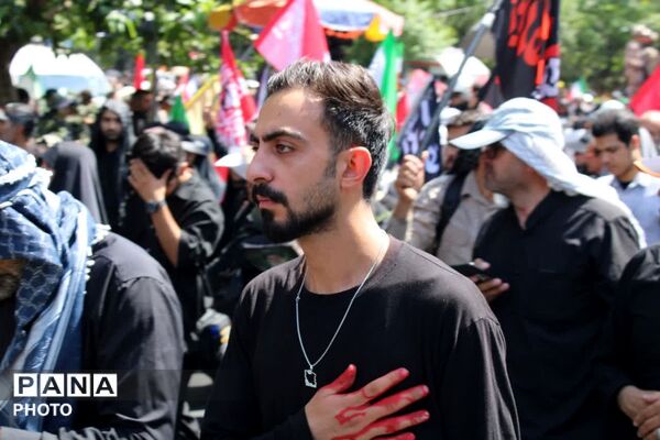 تجلی وفاداری؛ نگاهی به تصاویر مراسم بزرگداشت رهبر امت