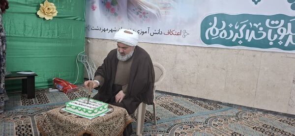برگزاری مراسم اعتکاف در دبیرستان شهید جهانی ابرکوه