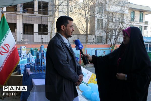 توزیع شیر رایگان در دبستان علی‌اکبر طالبی شهرری