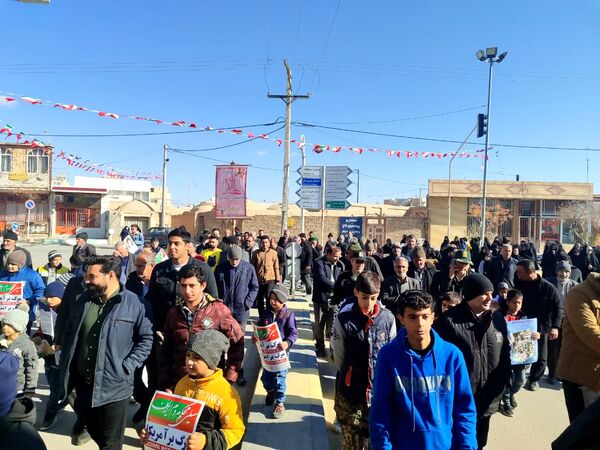 حضور پرشور مردم انقلابی شهر حسن آباد جرقویه علیا در راهپیمایی یوم الله ۲۲ بهمن