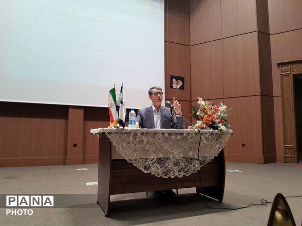 جلسه اولیا مربیان پایه هشتم دبیرستان مصلی نژاد حضرت زهرا 