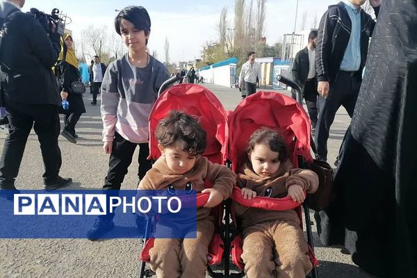 برگزاری نماز عید فطر در ناحیه دو شهرری 