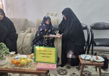 دیدار بسیجیان کاشمر  با مادر شهید هادی شهابیان