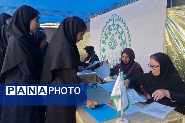 مسابقات بازی‌های فکری رویش دختران مرحله استانی در شیراز