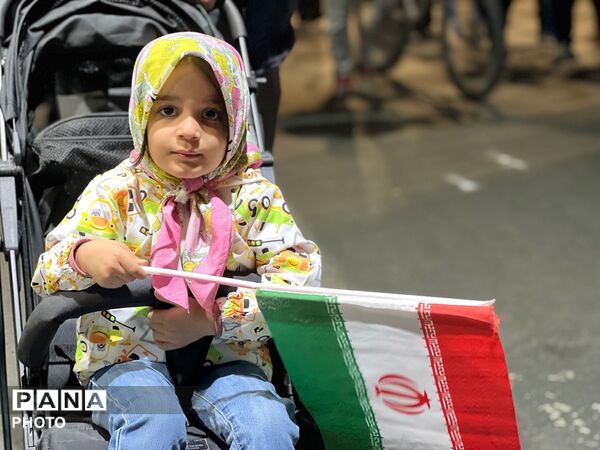 حضور کودکان دوشادوش بزرکان در شصت و ششمین شب از تجمعات مردمی