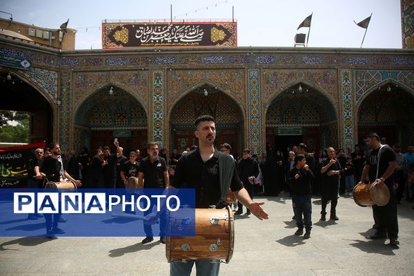 حضور دسته‌عزاداری سالروز شهادت امام جعفر صادق(ع) در حرم حضرت معصومه(س)