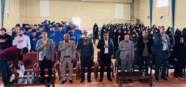 جشن ستارگان سندرک با تجلیل از دانش‌آموزان برتر دبیرستان‌های امیرکبیر و کوثر