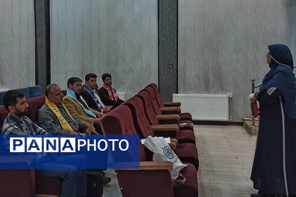 کارگاه آموزش مهارت‌های تشکیلات سازمان دانش‌آموزی ویژه مربیان کهریزک 