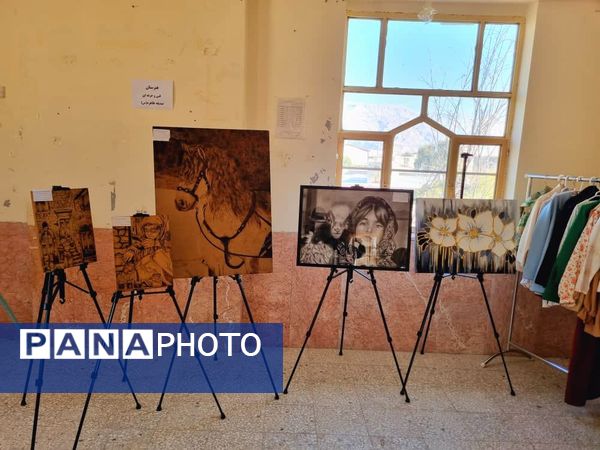 نمایشگاه دست‌سازه‌های دانش‌آموزی در پارسیان