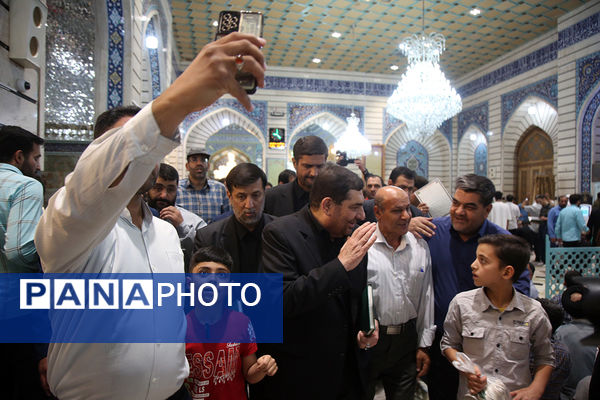 حضور معاون اول رئیس جمهور در جمع زائران حرم کریمه اهل بیت(س)