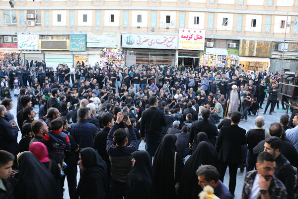 دسته عزاداری دانش‌آموزان دبیرستان هدایتی قم در سالروز شهادت امام علی(ع)