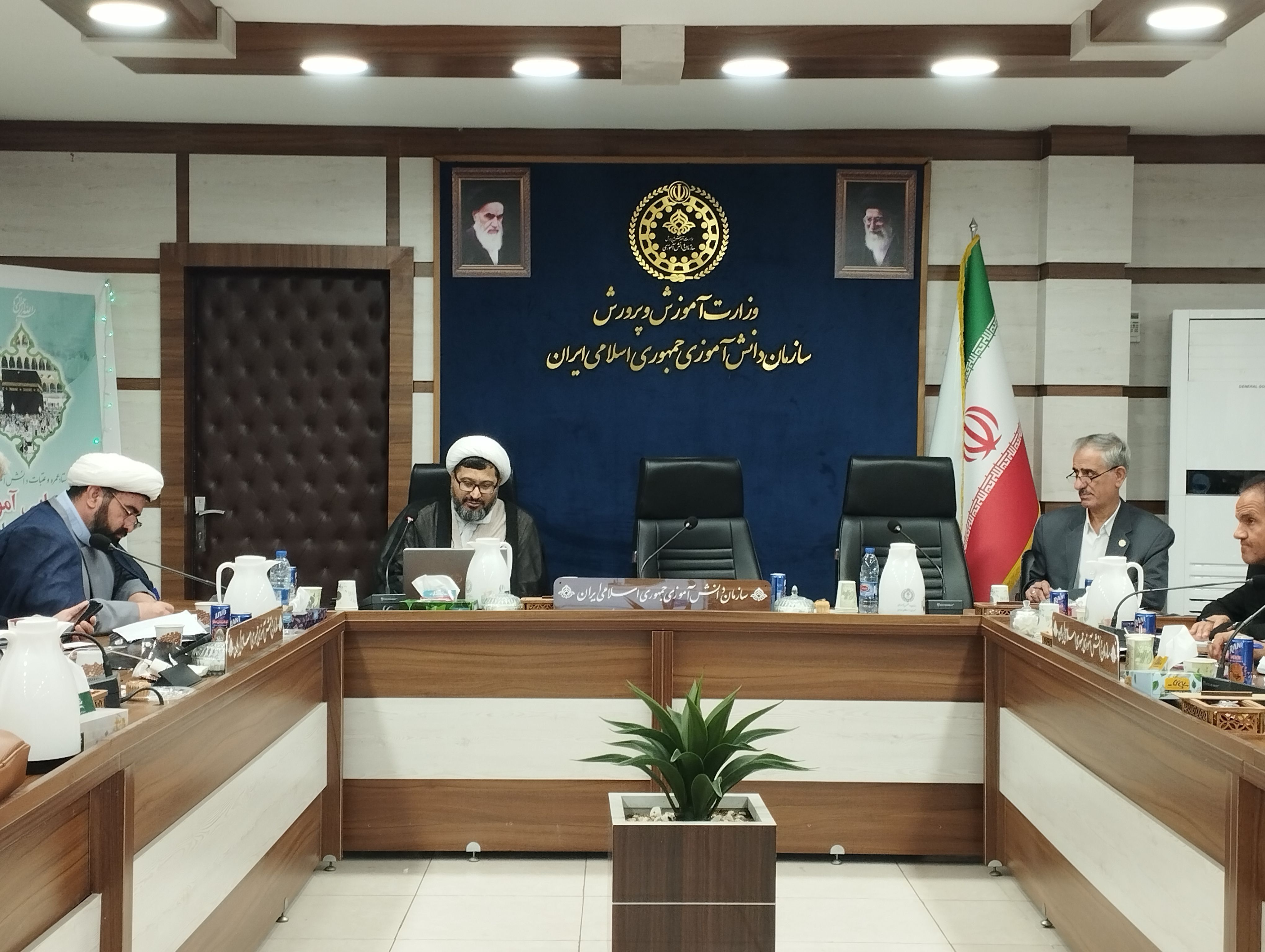 کعبه نماد هویت اسلام است