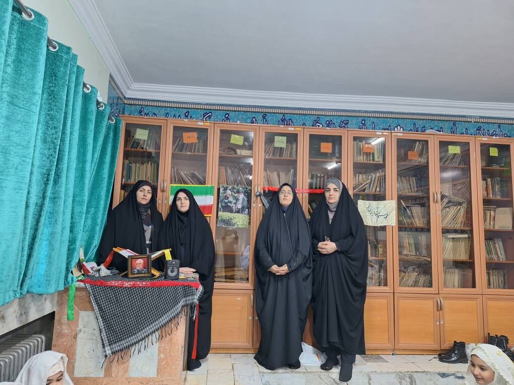 گرامیداشت سالگردشهیدحاج قاسم سلیمانی در نمازخانه مدرسه هدی و  دبستان هیات امنایی فرهنگ