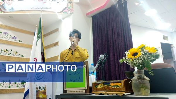 برگزاری برنامه شب شعر در شهرستان خلیل‌آباد