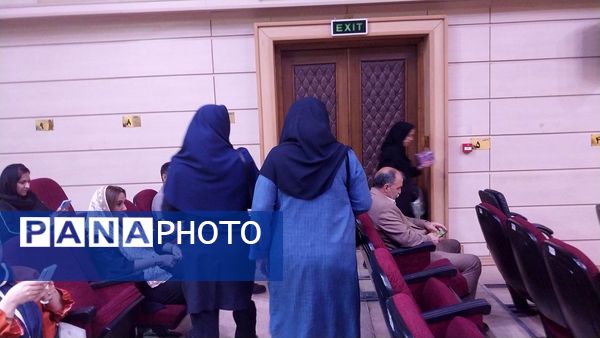 جلسه اولیا مربیان دبیرستان سرافرازان 