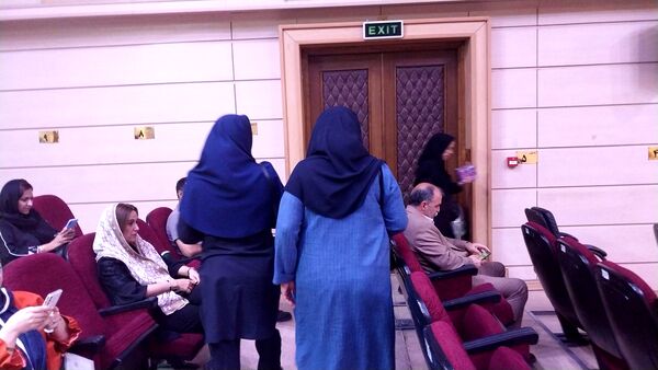 جلسه اولیا مربیان دبیرستان سرافرازان 