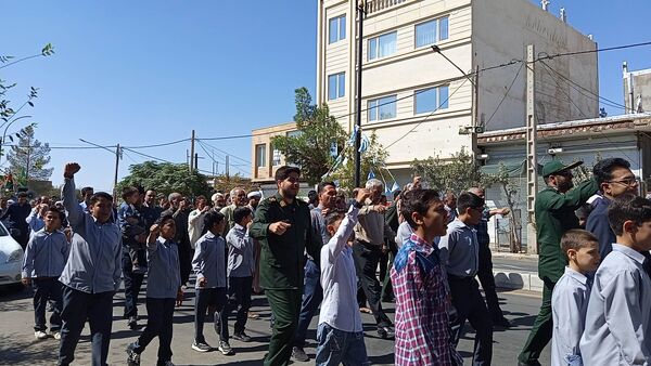 قدمی هم‌سنگر ایمان؛ از مدرسه تا صف نماز جمعه