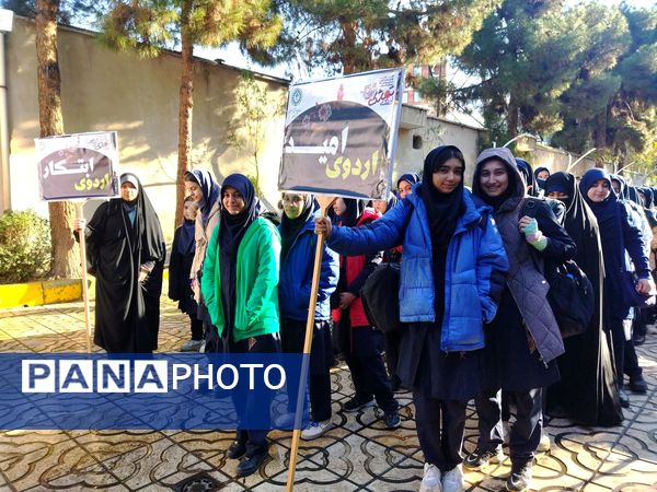 اردوی تمشک، تجربه‌ای متفاوت از کانون امید