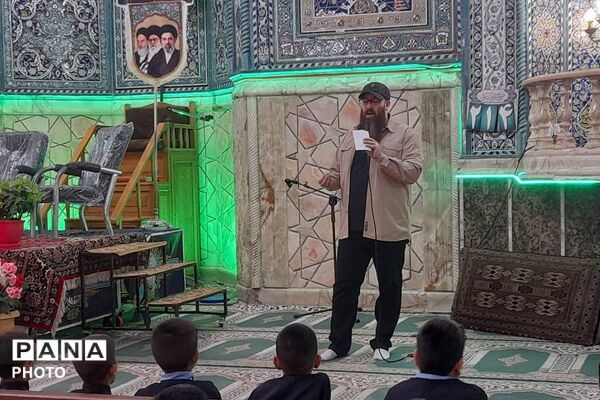 نخستین کرسی قرآن دانش‌آموزی