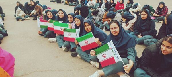 جشن میلاد حضرت مهدی(عج) و سالگرد پیروزی انقلاب اسلامی در دبیرستان اهل‌البیت(ع) ناحیه ۴ کرج