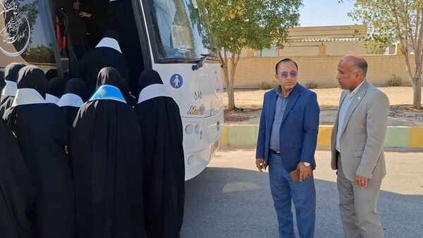 اعزام دانش‌آموزان دختر مدارس سندرک به مناطق عملیاتی جنوب کشور