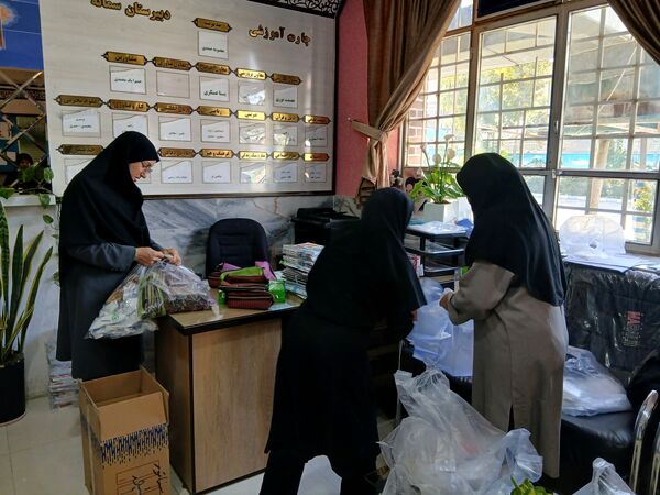 جشن عاطفه ها در دبیرستان سمانه ناحیه یک 