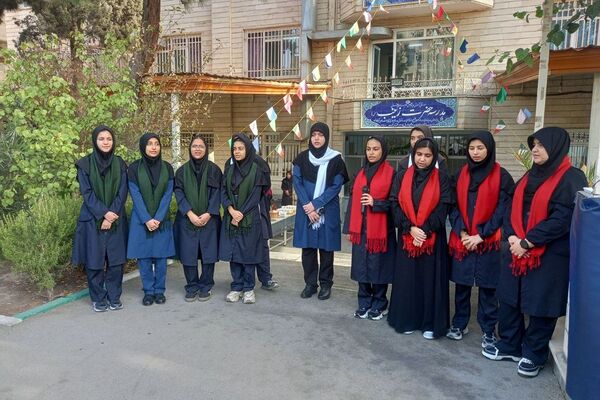 برگزاری جشن آغازین مهرماه در دبیرستان حضرت زینب(س) ناحیه یک شهرری