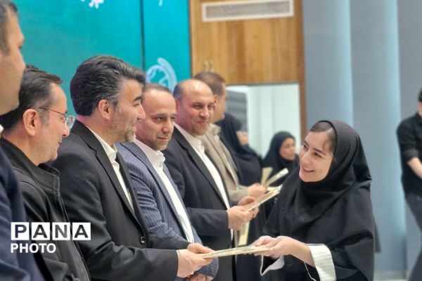 درخشش ستارگان ورامین در آیین تجلیل از نخبگان آموزشی