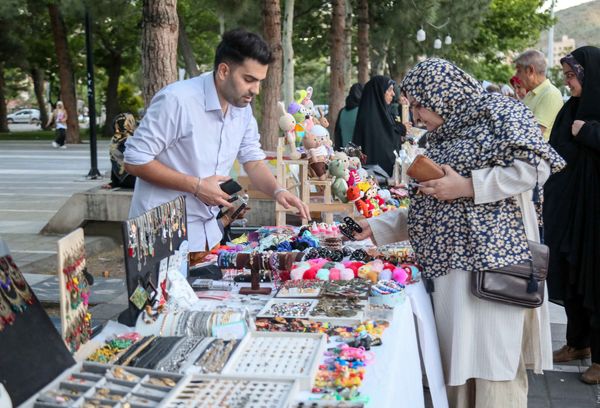 عصر بازار هنرمندان مشهدی در روزهای پنجشنبه