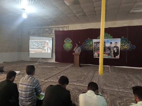 جشن آغاز سال تحصیلی و گرامیداشت هفته دفاع مقدس در حسینیه سیدالشهداء روستای مزرعه شهید بهشتی