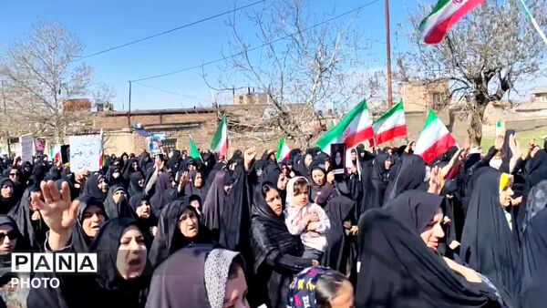 تشییع پیکر شهیده نگار میر دوست در شهر خرو