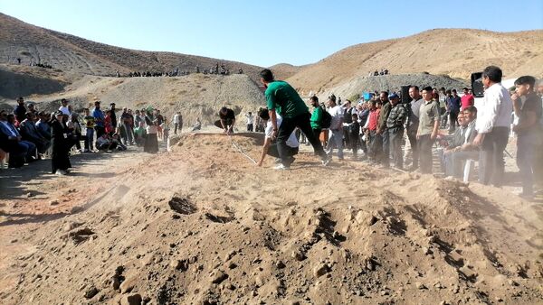 مسابقات بومی محلی  در گود کشتی شهر بار نیشابور