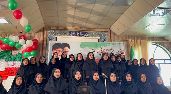 جشن چهل‌وهفتمین سالگرد پیروزی انقلاب اسلامی در مدرسه شرافت ناحیه 1 کرج 
