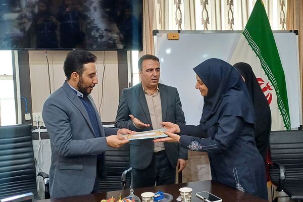 مراسم تجلیل از دانش آموز خبرنگاران پانا ناحیه 3 شیراز