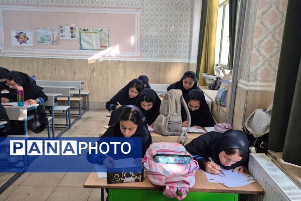 برگزاری آزمون شبه تیمز شماره۲ در دبیرستان ارمغان