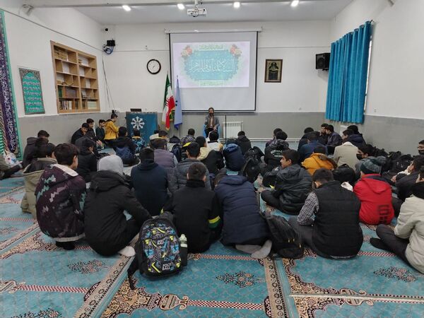 جشن میلاد حضرت زهرا (س) در دبیرستان شهید بهشتی 
