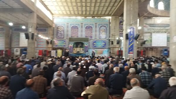 برگزاری نماز جمعه در آغاز هفته بسیج دانش آموزی با حضور دانش آموزان بسیجی نیشابور