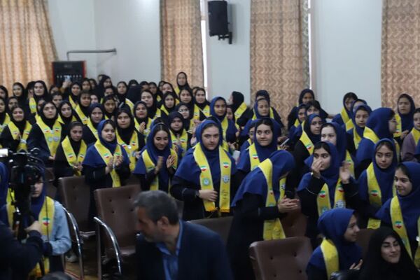 زنگ انقلاب در مدرسه خدیجه کبری ناحیه یک تبریز با حضور استاندار 