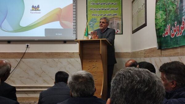 جلسه انجمن اولیان و مربیان در دبیرستان شهید محمد آسوده شهرستان خلیل آباد
