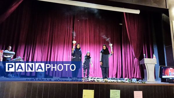 اختتامیه مسابقات ورزشی آموزشگاه هیhت امنایی ضحی ۲ در سالن غدیر شیروان