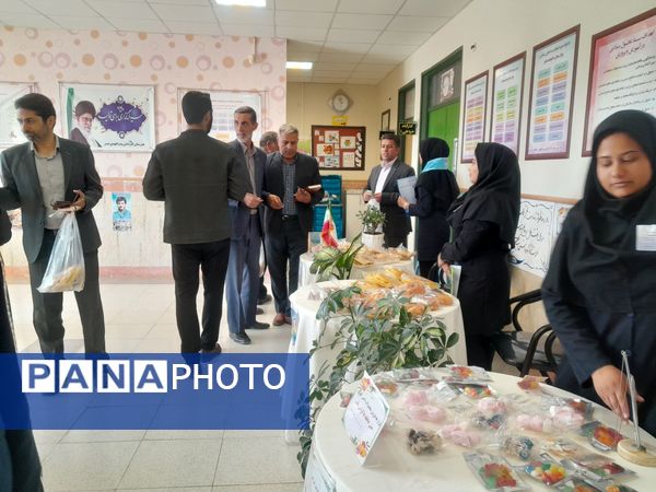 جشن عاطفه ها در هنرستان بنت الهدی صدر و دبستان حضرت آسیه (س) شهر رباط‌سنگ